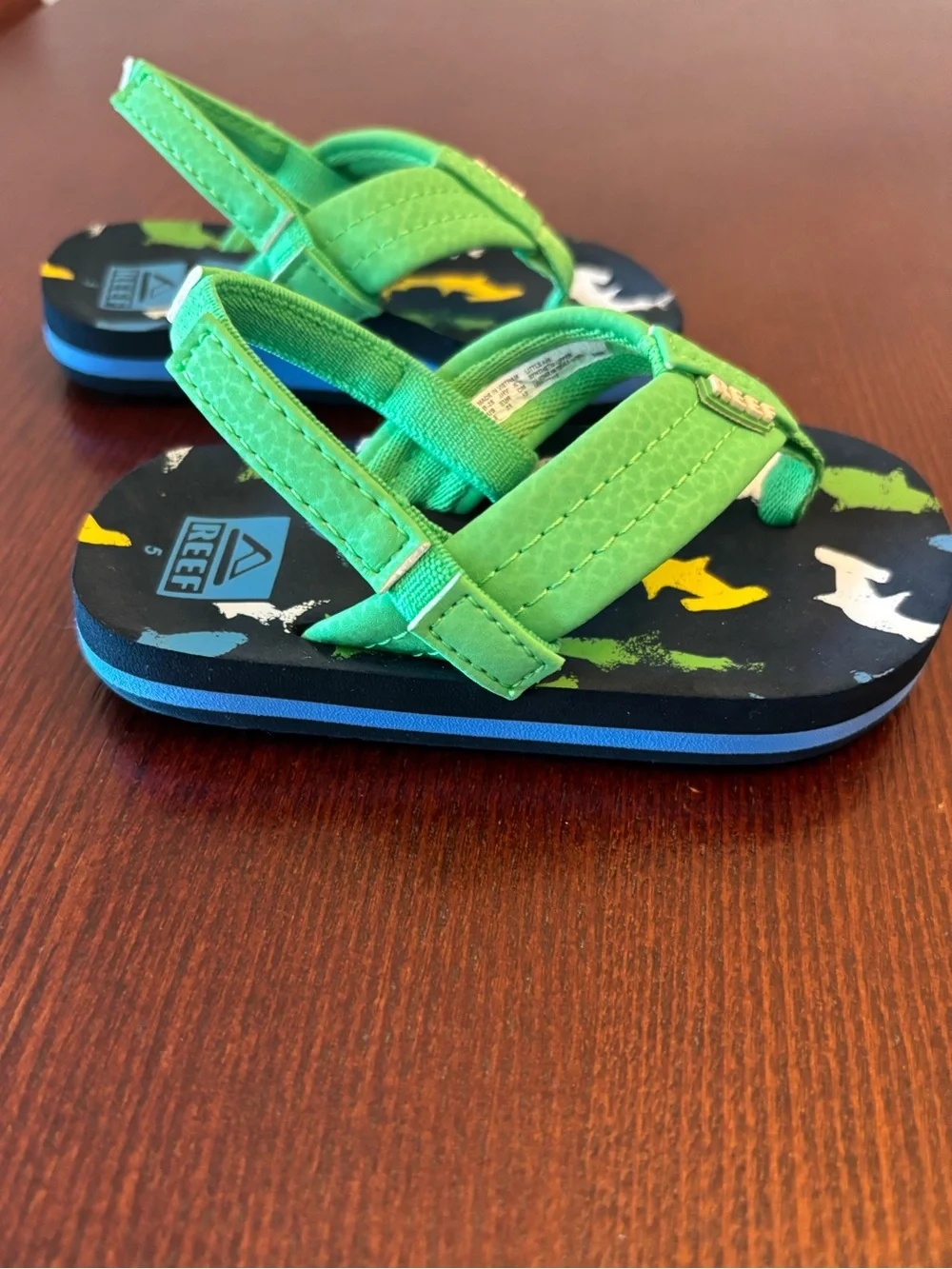 Reef Toddler Shark Ahi Sling Back Flip Flops Size 5 Beach Pool Summer Vacation